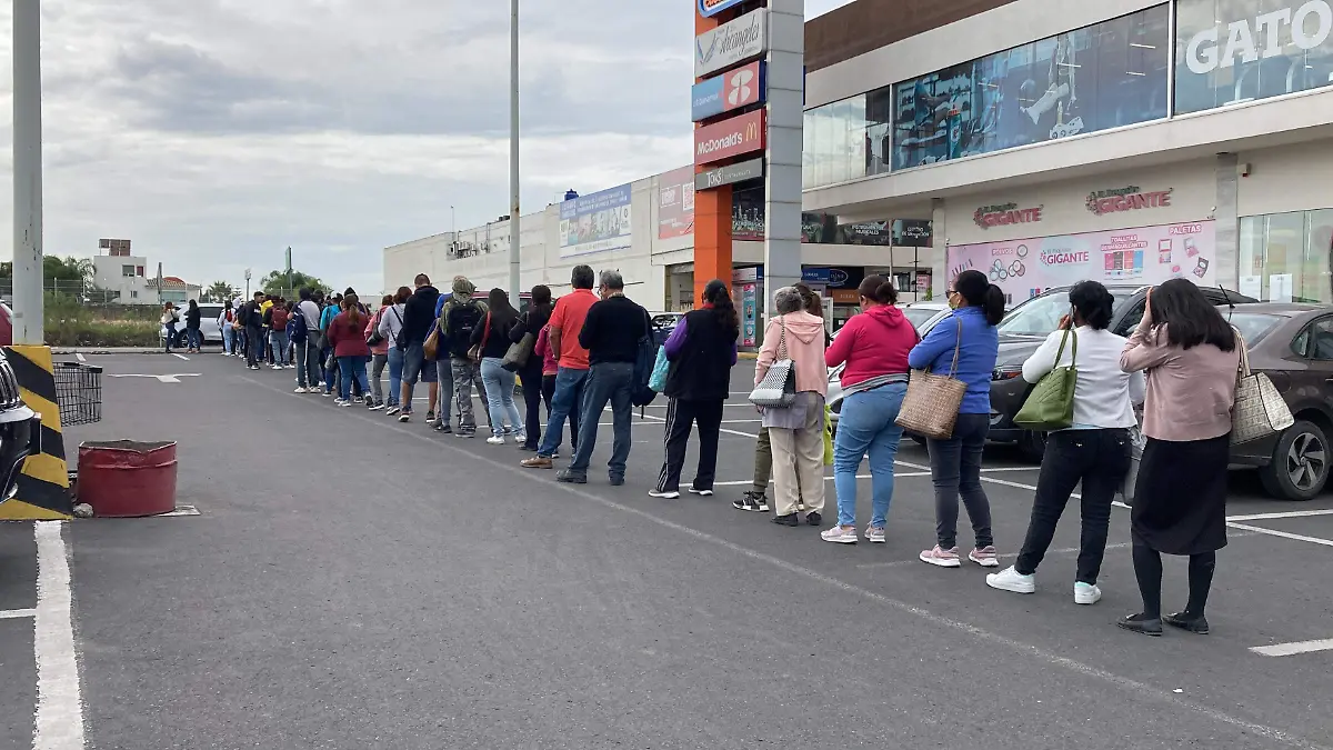 Opera transporte pirata por falta de transporte en Lomas de Angelópolis